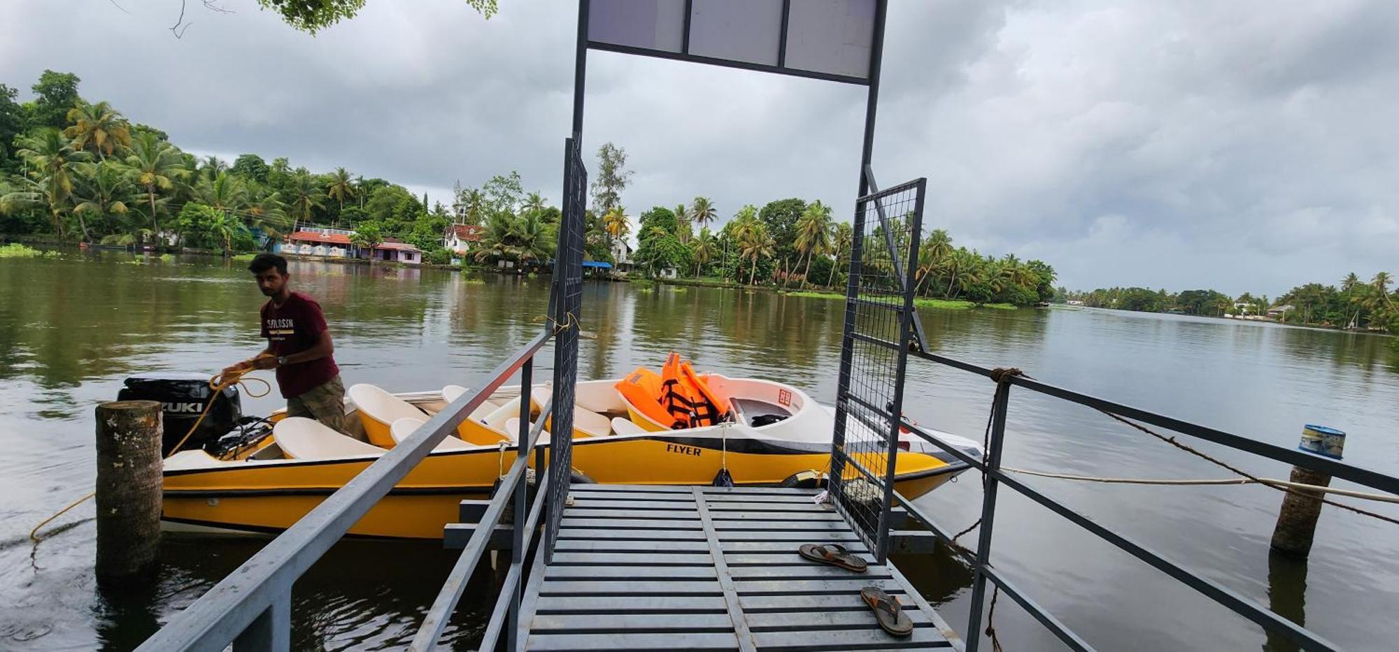 Punerjeni Homes Alappuzha Экстерьер фото